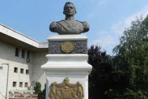 Bustul Mihai I, Craiova
